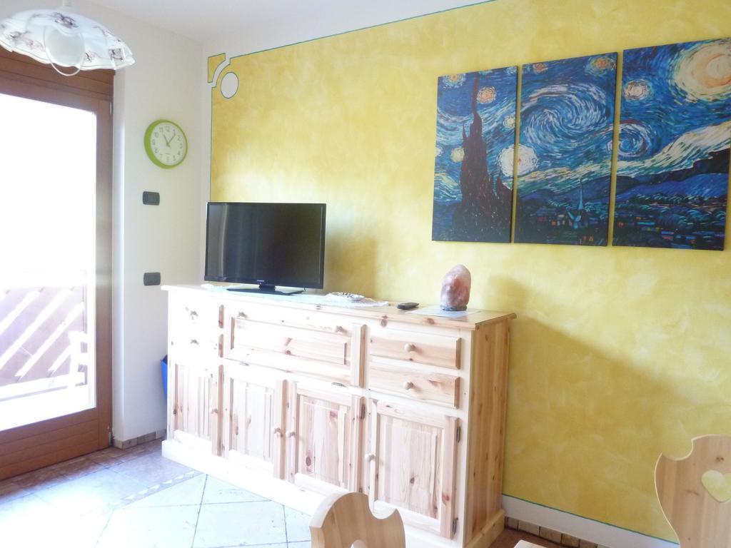 Appartamento Finestra Sul Parco Comano Terme Kamer foto